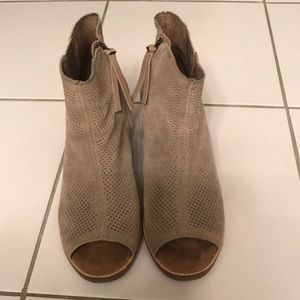 Toms suede booties
